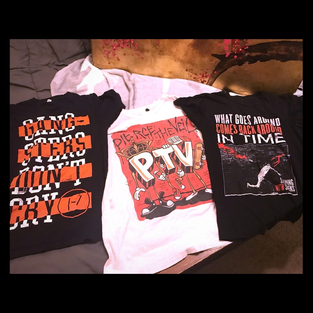 Bundle of band shirts🖤❤️ All Small, UNISEX